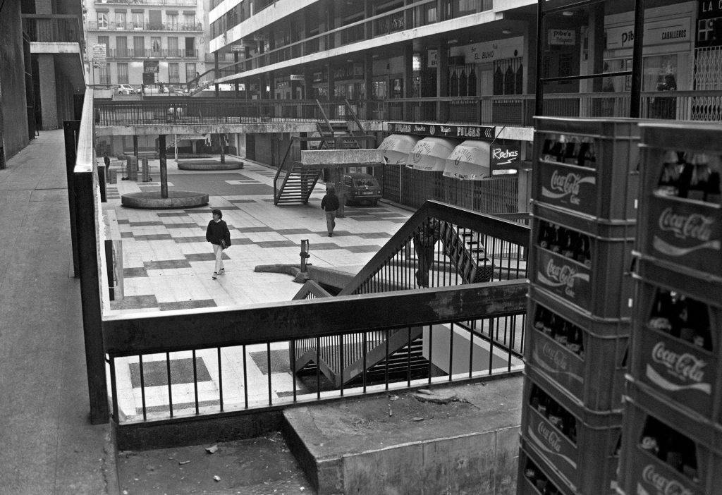 Bajos de Aurrera Arguelles