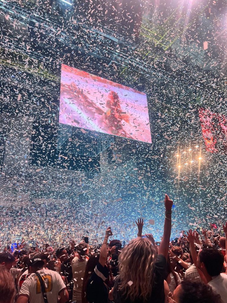 Barcelona 15 de junio de 2025 — Your power. Billie Eilish 6 Concierto Barcelona 15-06-2025. Billie Eilish